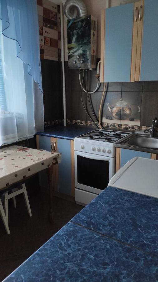 2-Х Комнатная Квартира Korosten Bagian luar foto