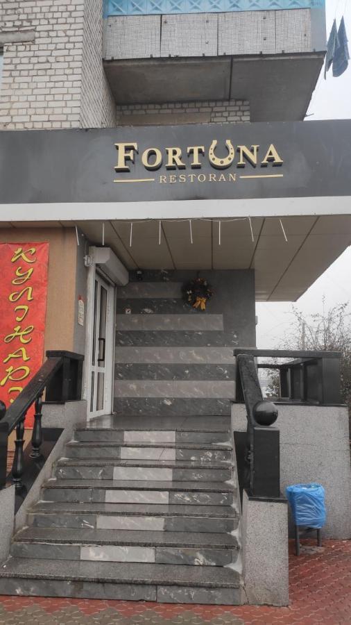 2-Х Комнатная Квартира Korosten Bagian luar foto